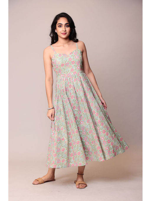 jaipur cotton dress This one is special  From day one to today, this cotton dress has been  your favourite  a true bestseller for months, with over 10,000 pieces  sold. Timeless, effortless, and made
