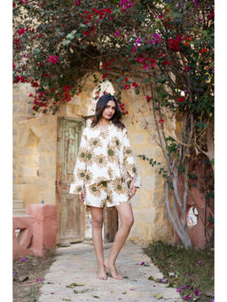 SAY - Women Cream Floral Printed Co-Ord (Set of 2)