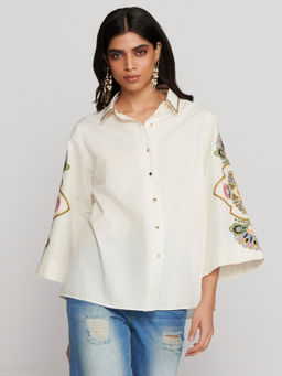 Label Ritu Kumar - White Collar Neck Three Fourth Sleeves Embroidered Shirt