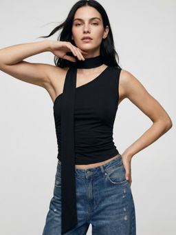 Outzidr - Black Asymmetrical Sleeveless Solid Plain Top