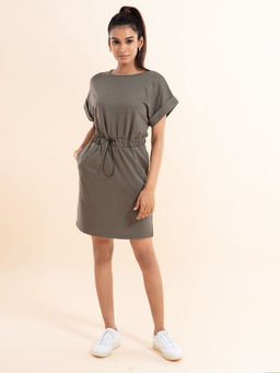 Nykd by Nykaa - Nykd All Day Blasse t-shirt stopper dress- NYAT098 Beetle Green