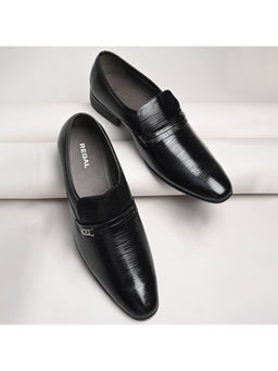 REGAL - Black Men Textured Patent Slip On Formal Loafers