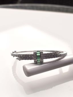 Peach Tassels - Green & White Ad Stone Bracelets