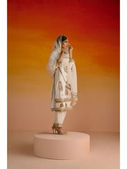 OHH CROW - Ivory Embroidered Crepe Kurta with Pant and Dupatta (Set of 3)