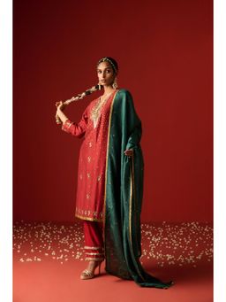 OHH CROW - Maroon Embroidered Chanderi Kurta with Pant and Dupatta (Set of 3)