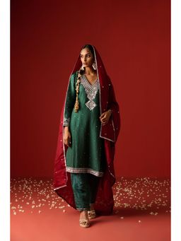 OHH CROW - Green Embroidered Chanderi Kurta with Pant and Dupatta (Set of 3)