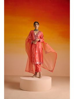 OHH CROW - Peach Embroidered Raw Silk Kurta with Pant and Dupatta (Set of 3)