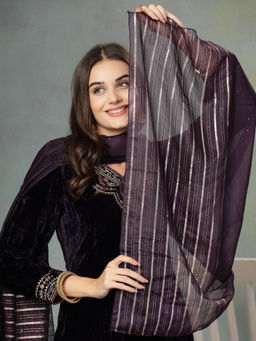 Nayam by lakshita - Solid Embroidered Straight Velvet Kurta with Trouser and Dupatta (Set of 3)