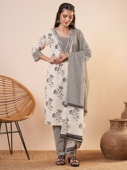FASHOR - Ethnic Floral Printed Straight Kurta with Pant and Dupatta (Set of 3)