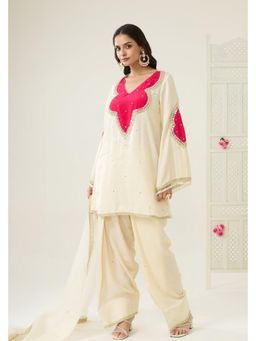 BAHAARA BY DIVYA NARULA - Ivory Simran Kurta with Salwar and Dupatta
