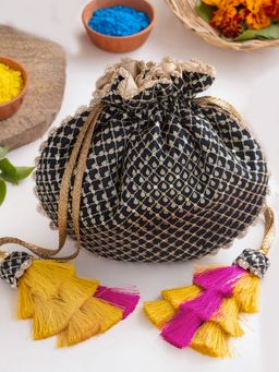 AMYRA - Gulaal Potli Bag Black