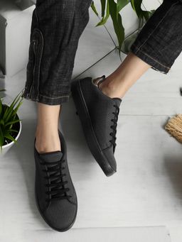 ELLE - Womens Fashionable Black Color Woven Design Sneakers
