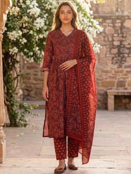Vaamsi - Women Red Rayon Blend Floral Printed A-Line Kurta, Pant & Dupatta (Set of 3)