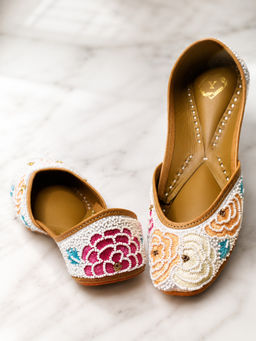 YASSIO - Embroidered Juttis for Women - White