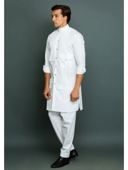 Echke - Men White Cotton Kurta with Pant