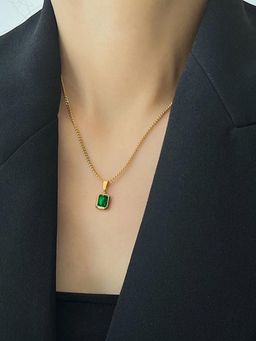 Peora - Faux Emerald Studded Gold Plated Pendant Chain Necklace