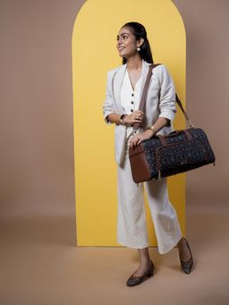 Zouk - Black Taj Guldasta Weekender Duffel Bag (M)