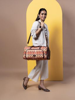 Zouk - Multi-Color Travancore Texture Weekender Duffel Bag (M)