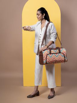 Zouk - Multi-Color Wave Beach Weekender Duffel Bag (M)