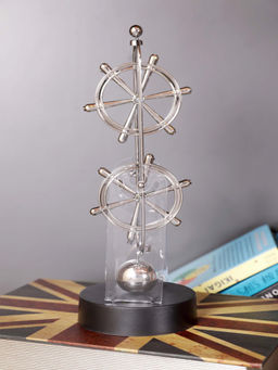 Aarvi Decor - Silver Chrome Finish Newtons Pendulum Figurine