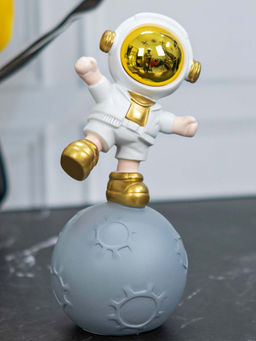 Aarvi Decor - Ceramic White Moon Walker Astronaut Decor Figurine