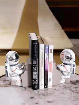 Aarvi Decor - Ceramic White Astronaut Book Ends