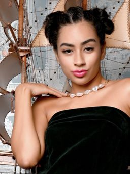 Odette - Women White Metal Chain