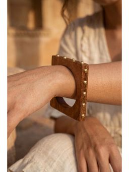 Mitali Jain - Brown Facet Wood Bangle (2.4)