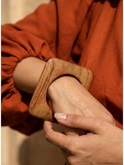 Mitali Jain - Brown Sora Wood Bangle (2.4)
