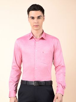 Cantabil - Men Pink Cotton Solid Formal Shirt
