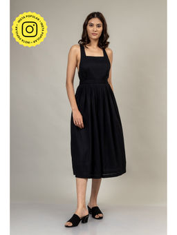 Doodlage - Black Gathered Cross Back Dress