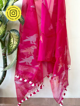 Ethnic Elements - Women Pink Muslin Woven Dupatta