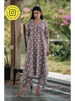 Ethnic Elements - Stitched Mocha Ring Kurta With Pant