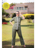 Olive color option, Currently selected