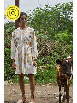 Happi Space - Hello Summer Reversible Knee Length Dress In Scribble Print-white