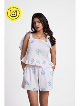How When Wear - White Cotton Floral Embroidered Shorts