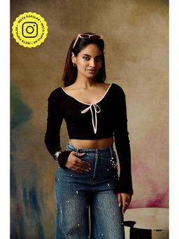 Lea Clothing - Women's Black Solid Crop Top