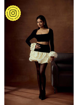 Lea Clothing - Valtheris Black Skirt with Contrast Black Hem