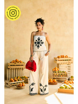Lea Clothing - Off White Kala Khattak Embroidered Pants