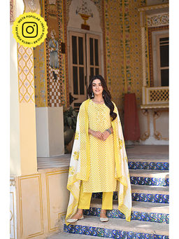 Mahee Jaipur - Yellow Zigzag Thread Work Kurta with Pant and Printed Dupatta (Set of 3)