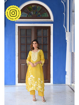 Mahee Jaipur - Ikhtiyar Yellow Muslin White Embroidered Kurta with Pant and Dupatta (Set of 3)