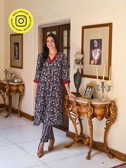 Mahee Jaipur - Black and Red Floral Print Pure Muslin Kurta and Pant (Set of 2)