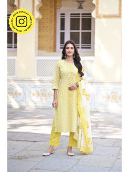 Mahee Jaipur - Yellow Izra Zigzag Cotton Thread Work Kurta with Pant and Dupatta (Set of 3)