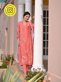 Mahee Jaipur - Peach Fagun Floral Embroidery Kurta with Pant and Dupatta (Set of 3)