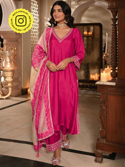 Mahee Jaipur - Pinkish Pink Ghawar Print Kurta With Pant And Dupatta