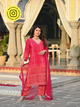 Mahee Jaipur - Pink Pure Crepe Bandhani Kurta With Pant And Dupatta