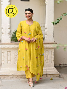 Mahee Jaipur - Yellow Pure Chanderi Floral Thread Embroidered Kurta with Pant & Dupatta