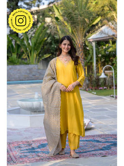 Mahee Jaipur - Mustard Mul Chanderi Kurta With Pant & Dupatta