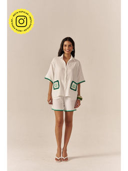 SPACE - Naturally Pretty White Shirt With Shorts