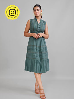 Style Island - Lace Embrace Midi Dress
